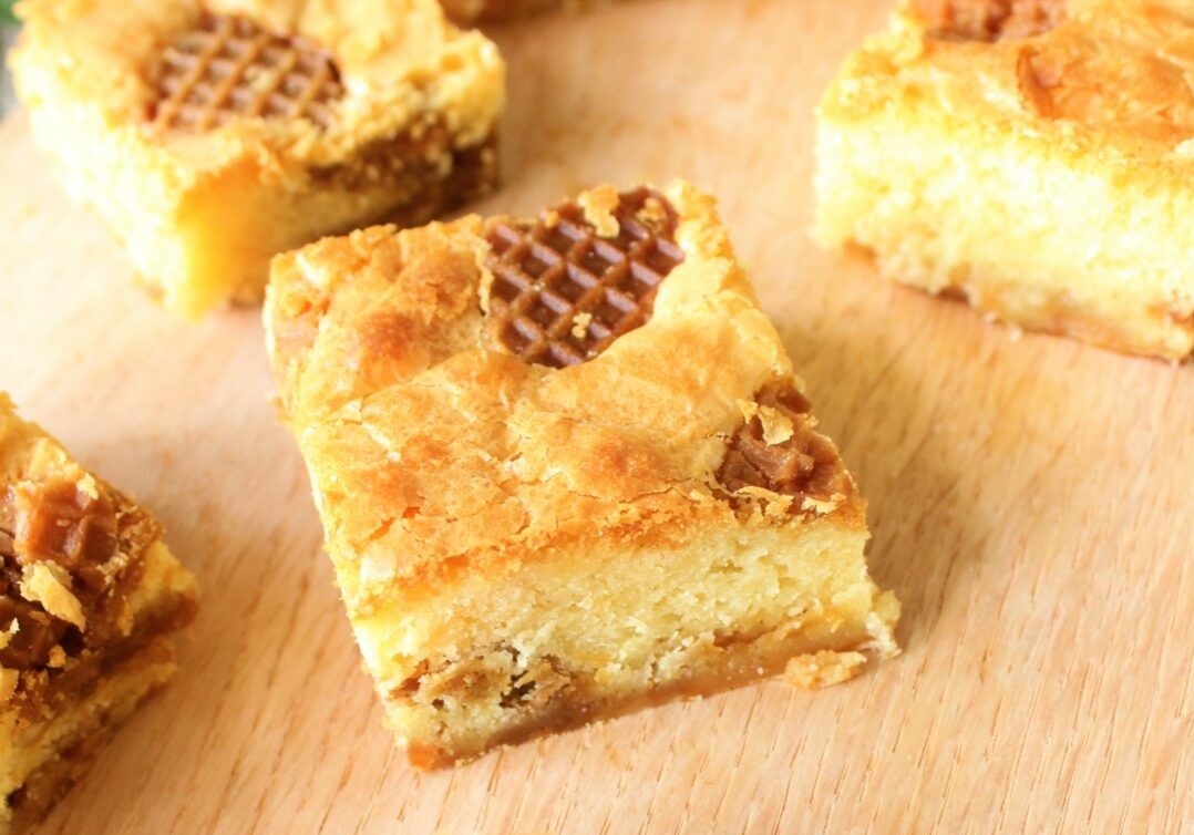 Blondies met Stroopwafel en Karamel 